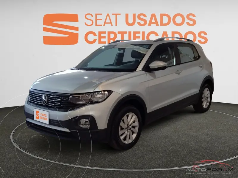 Foto Volkswagen T-Cross Trendline usado (2023) color Plata financiado en mensualidades(enganche $87,999 mensualidades desde $9,981)