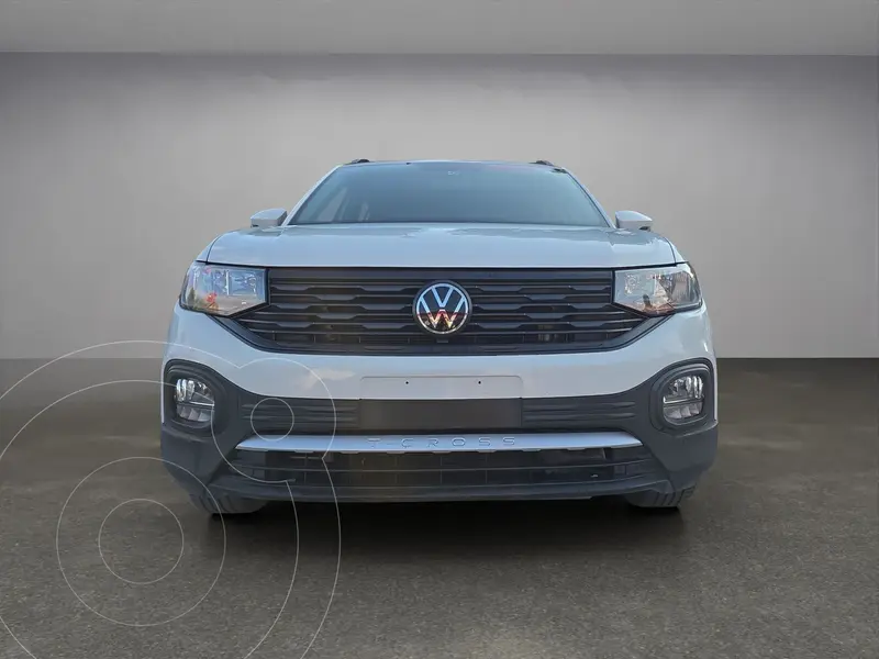 Foto Volkswagen T-Cross Trendline usado (2023) color Blanco precio $329,900