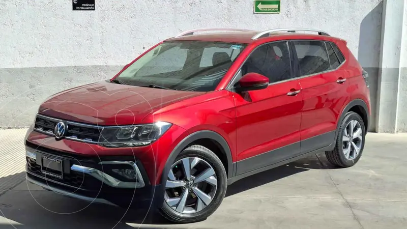 Foto Volkswagen T-Cross Comfortline usado (2022) color Rojo precio $329,000