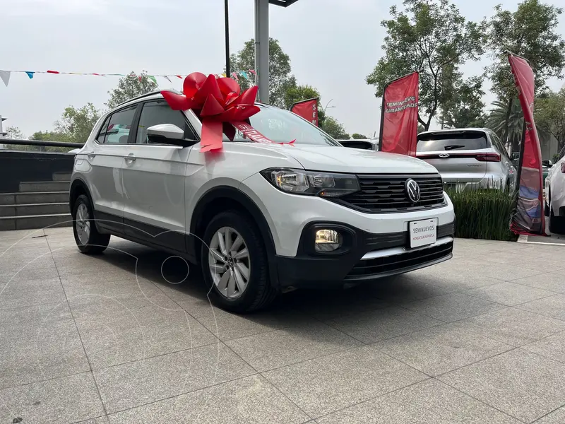 Foto Volkswagen T-Cross Trendline usado (2022) color Blanco precio $300,000