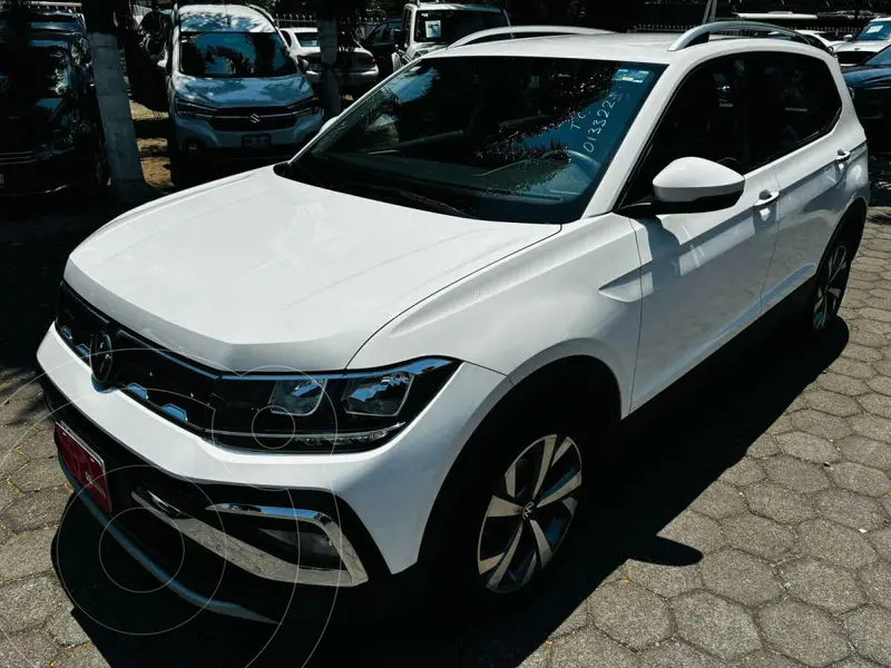 Foto Volkswagen Taigun Comfortline usado (2023) color Blanco precio $349,000