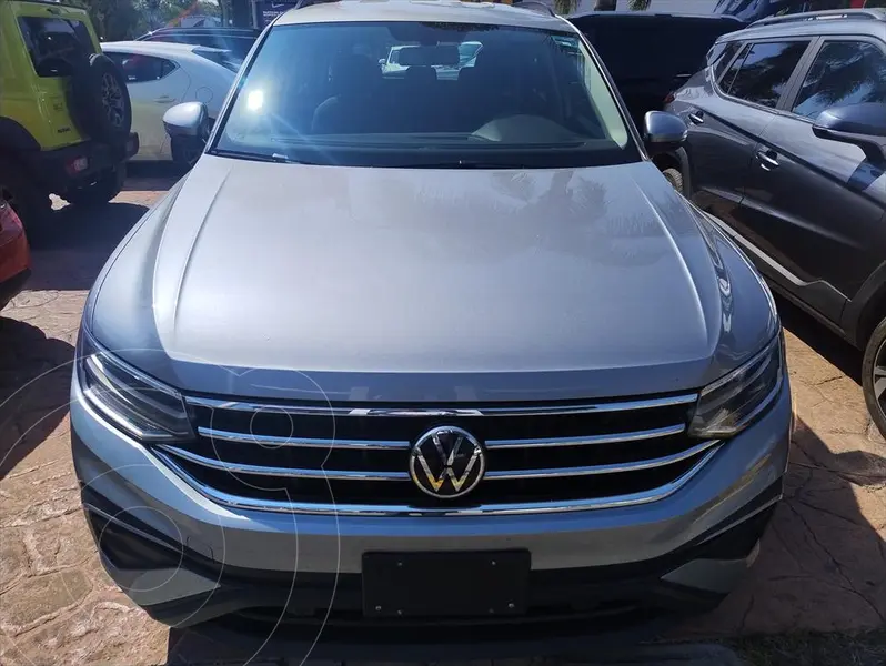 Foto Volkswagen Taigun TRENDLINE PLUS usado (2022) color Plateado precio $442,000