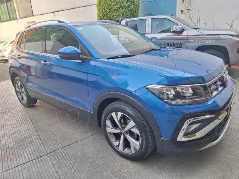 Foto Volkswagen Taigun Comfortline TSI usado (2024) color Azul precio $327,000
