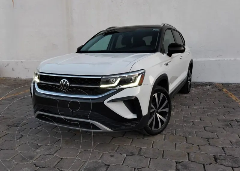 Foto Volkswagen Taos Highline usado (2024) color Blanco precio $535,000