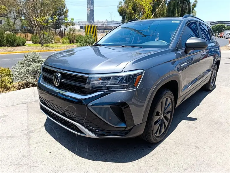 Foto Volkswagen Taos Trendline usado (2024) color Gris precio $459,000