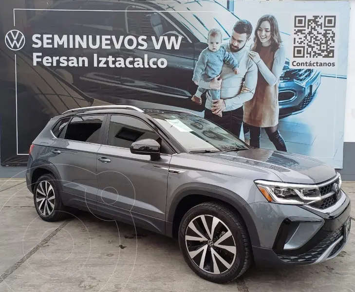 Foto Volkswagen Taos Highline usado (2024) color Gris Platino precio $554,999