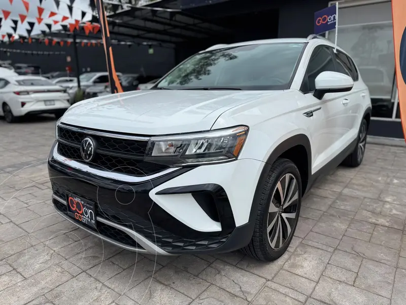 Foto Volkswagen Taos Comfortline usado (2023) color Blanco financiado en mensualidades(enganche $119,900 mensualidades desde $9,169)