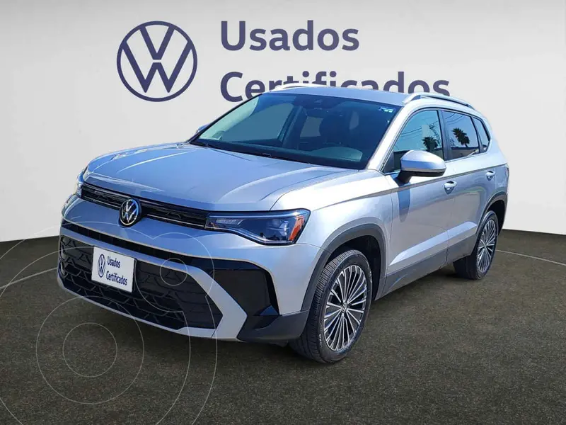 Foto Volkswagen Taos Comfortline usado (2025) color Plata financiado en mensualidades(enganche $132,408 mensualidades desde $10,129)
