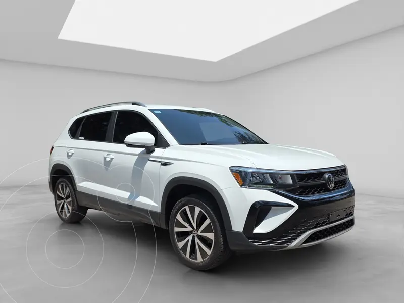 Foto Volkswagen Taos Comfortline usado (2023) color Blanco precio $399,000