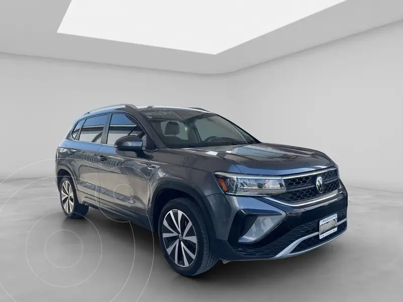 Foto Volkswagen Taos Comfortline usado (2023) color Gris precio $408,900