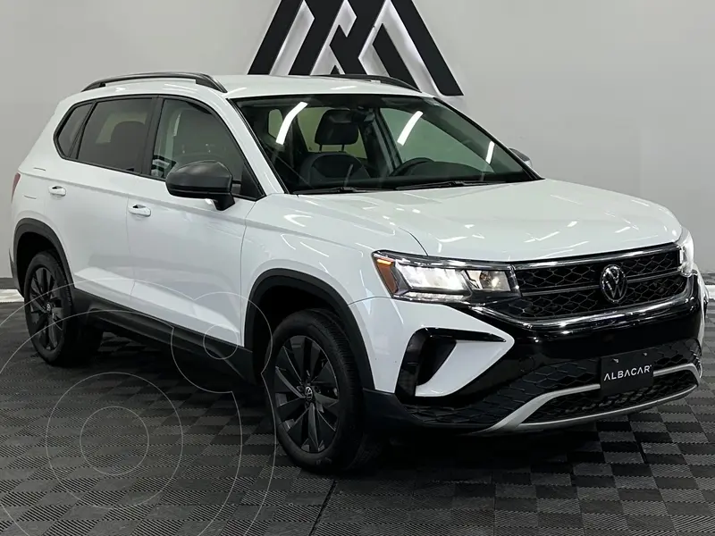 Foto Volkswagen Taos Trendline usado (2023) color Blanco precio $379,999