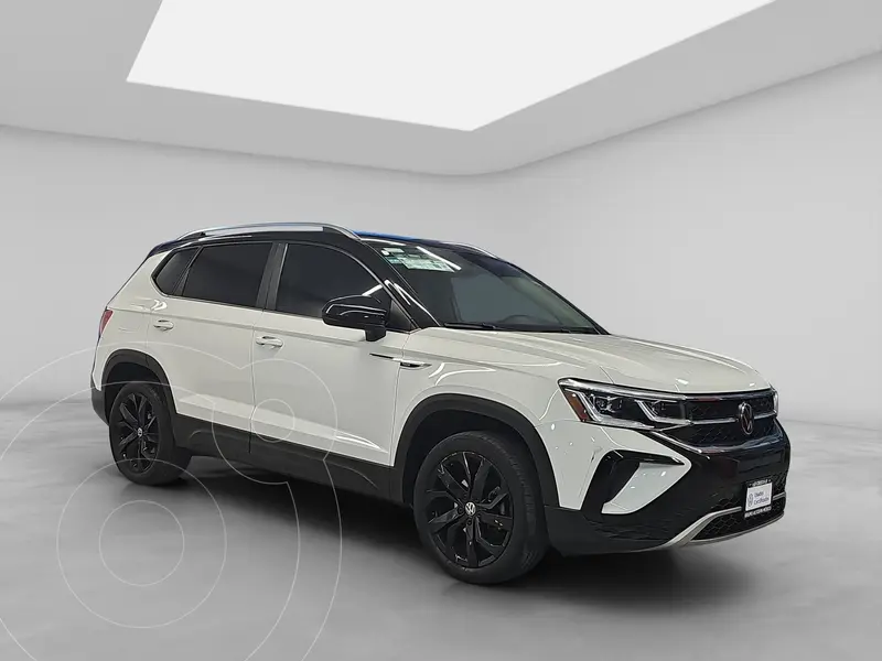 Foto Volkswagen Taos Highline usado (2023) color Blanco financiado en mensualidades(enganche $122,352 mensualidades desde $11,155)
