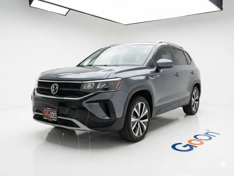 Foto Volkswagen Taos Comfortline usado (2023) color VWA_  GRIS PLATINO METALICO precio $399,000