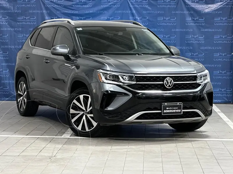 Foto Volkswagen Taos Highline usado (2022) color Gris precio $372,400