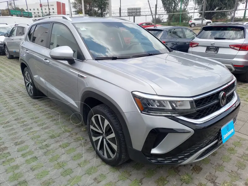 Foto Volkswagen Taos Comfortline usado (2023) color Gris precio $420,000