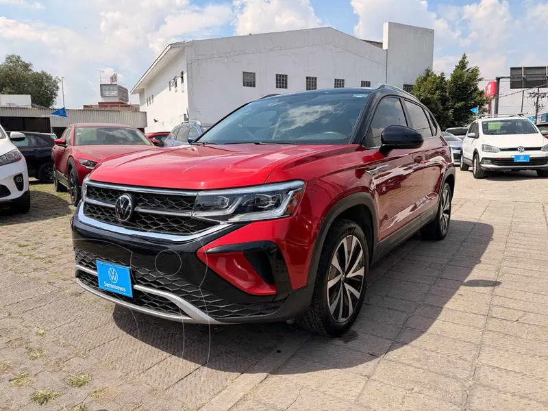 Foto Volkswagen Taos Highline usado (2024) color Rojo precio $499,000