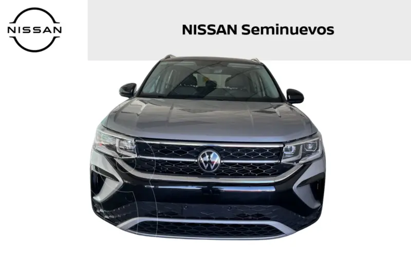 Foto Volkswagen Taos Highline usado (2023) color Plata precio $444,000
