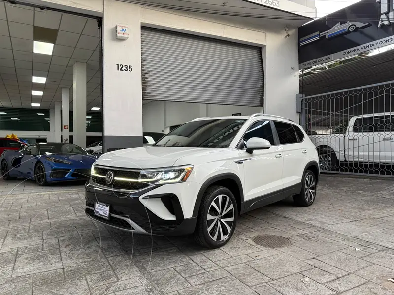 Foto Volkswagen Taos Highline usado (2022) color Blanco precio $439,000