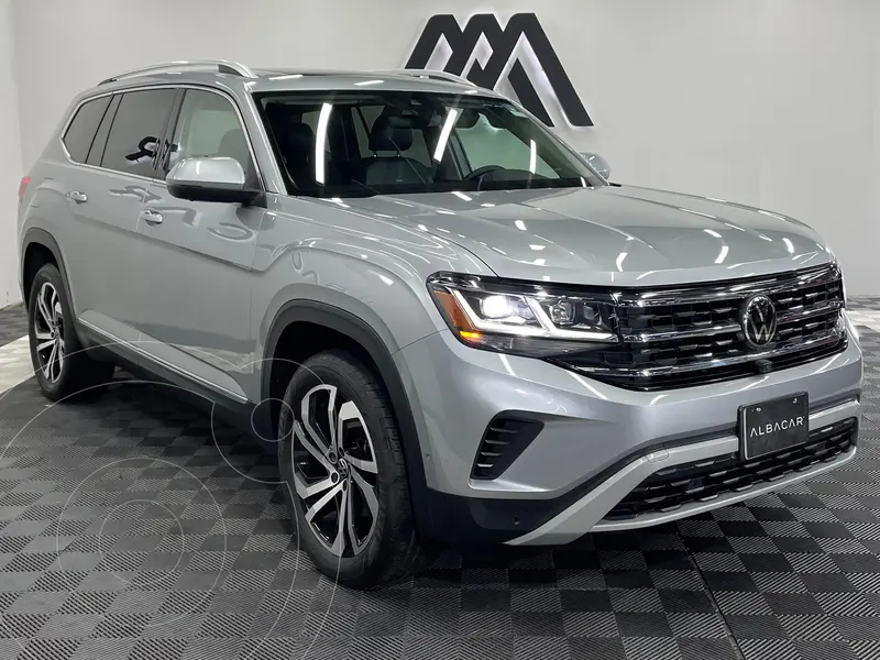 Foto Volkswagen Teramont Highline usado (2023) color plateado precio $749,999