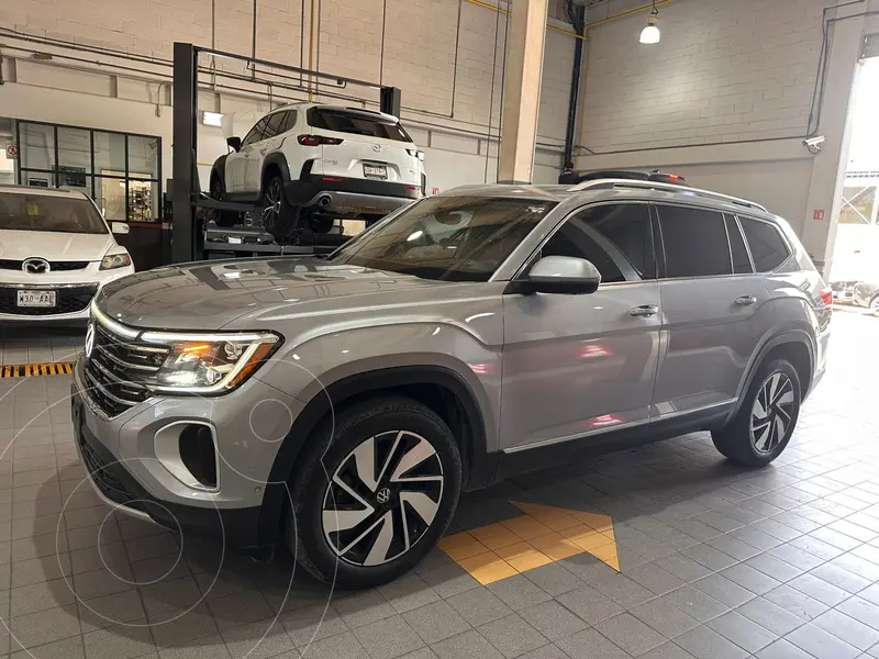 Foto Volkswagen Teramont Peak Edition usado (2024) color plateado financiado en mensualidades(enganche $256,150 mensualidades desde $19,588)