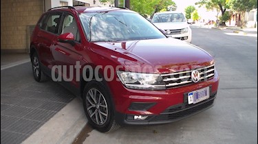 Foto Volkswagen Tiguan Allspace 1.4 Trendline Aut usado (2018) color Rojo Rubi precio $1.824.900