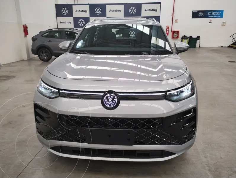 Foto Volkswagen Tiguan R-Line nuevo color Gris Platino precio $84.000.000