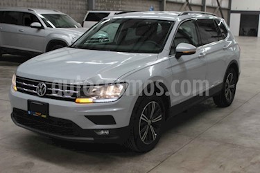 foto Volkswagen Tiguan Comfortline 5 Asientos Piel usado (2018) color Plata precio $357,900