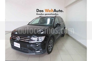 foto Volkswagen Tiguan Comfortline 5 Asientos Piel usado (2018) color Negro precio $381,801