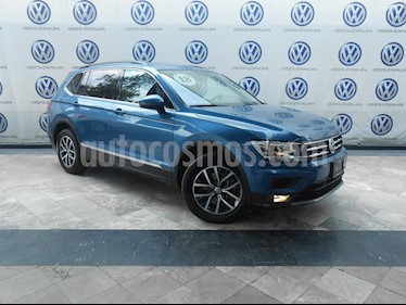 foto Volkswagen Tiguan Comfortline 5 Asientos Piel usado (2018) color Azul precio $379,000