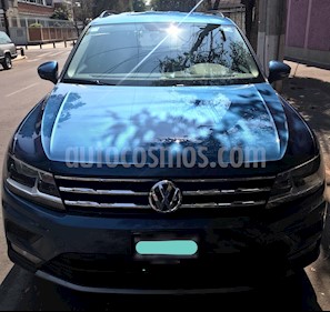 foto Volkswagen Tiguan Comfortline 5 Asientos Piel usado (2018) color Azul precio $430,000