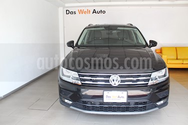 foto Volkswagen Tiguan Comfortline 5 Asientos Piel usado (2018) color Negro Profundo precio $435,000