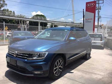 foto Volkswagen Tiguan Comfortline 7 Asientos Tela usado (2018) color Azul precio $368,000