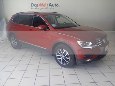 Foto venta Auto usado Volkswagen Tiguan Comfortline 7 Asientos Tela (2018) color Rojo Rubi precio $399,900