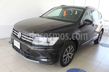 foto Volkswagen Tiguan Comfortline 7 Asientos Tela usado (2018) color Negro precio $380,000