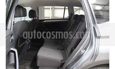 foto Volkswagen Tiguan Comfortline usado (2018) color Gris precio $325,800