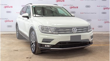 foto Volkswagen Tiguan Comfortline usado (2018) color Blanco precio $390,000