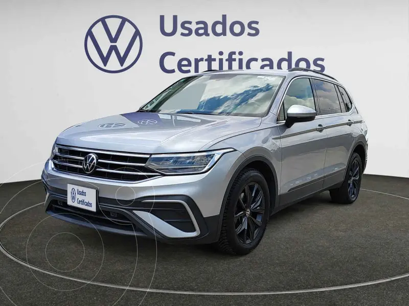 Foto Volkswagen Tiguan Comfortline 5 Asientos usado (2024) color Plata financiado en mensualidades(enganche $158,295 mensualidades desde $12,110)