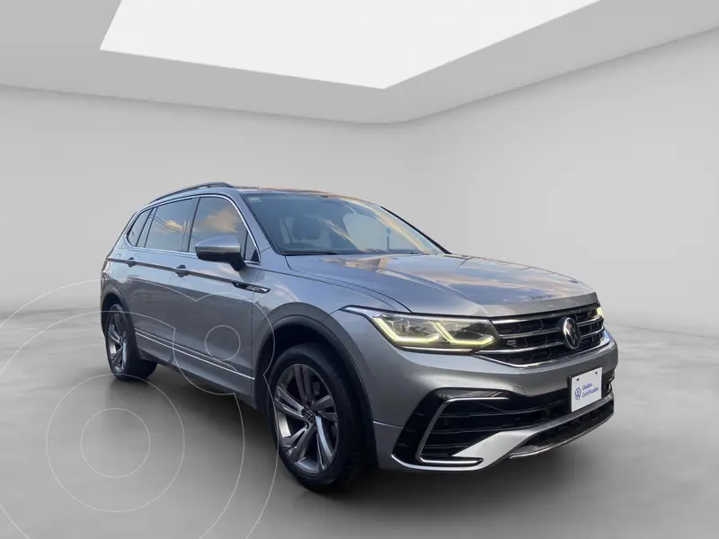 Foto Volkswagen Tiguan 1.4L R-Line usado (2022) color plateado financiado en mensualidades(enganche $135,978 mensualidades desde $12,397)