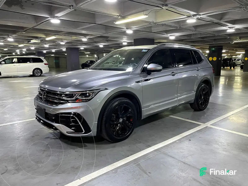 Foto Volkswagen Tiguan 2.0L R-Line usado (2024) color Gris precio $665,000