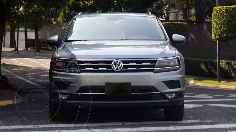 Foto Volkswagen Tiguan Highline usado (2021) color Gris precio $398,999
