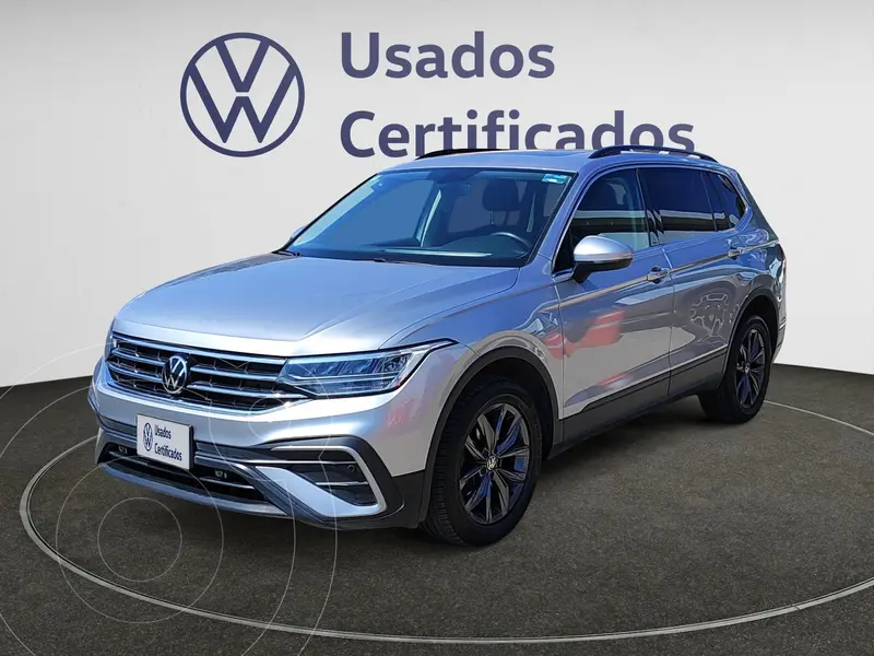 Foto Volkswagen Tiguan Comfortline 5 Asientos usado (2023) color plateado financiado en mensualidades(enganche $135,133 mensualidades desde $9,728)