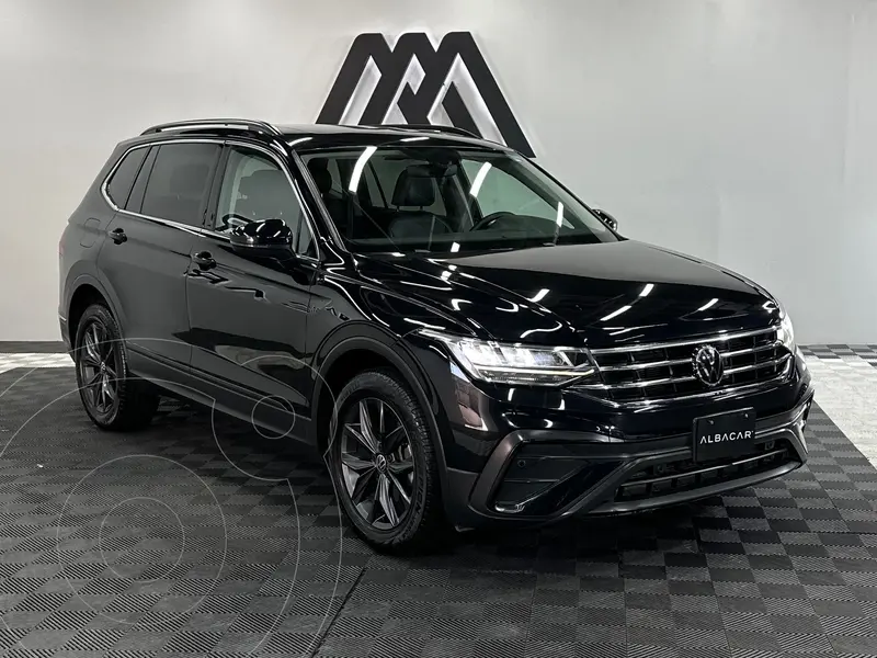 Foto Volkswagen Tiguan Comfortline 5 Asientos usado (2022) color Negro precio $419,999