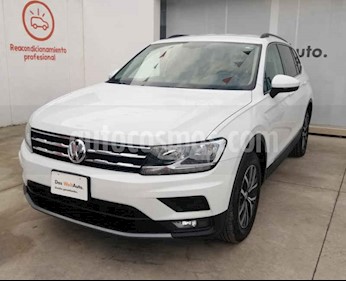 foto Volkswagen Tiguan Comfortline 7 Asientos Tela usado (2018) color Blanco precio $411,990