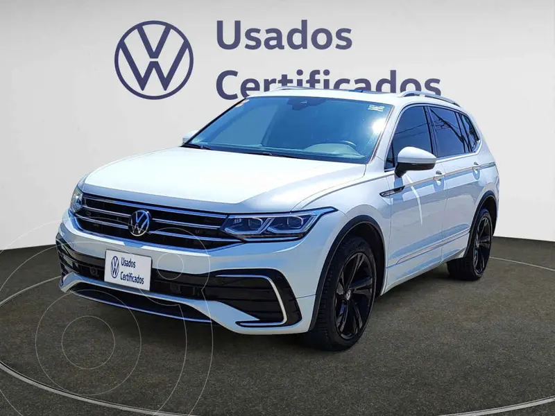 Foto Volkswagen Tiguan 2.0L R-Line usado (2024) color Blanco financiado en mensualidades(enganche $194,838 mensualidades desde $14,905)