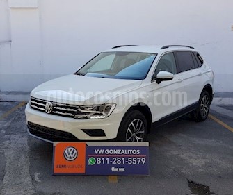 foto Volkswagen Tiguan Comfortline usado (2018) color Blanco precio $379,900