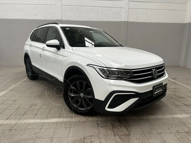 Foto Volkswagen Tiguan Comfortline 7 Asientos usado (2023) color Blanco precio $535,000