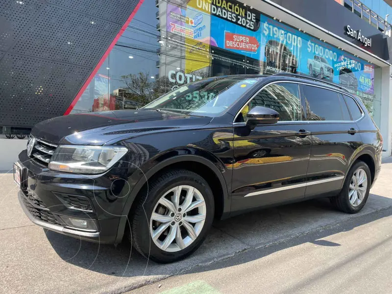 Foto Volkswagen Tiguan Comfortline 5 Asientos Piel usado (2021) color Negro precio $390,000