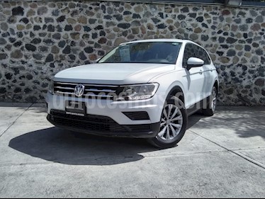 foto Volkswagen Tiguan Trendline Plus usado (2018) color Blanco precio $339,000