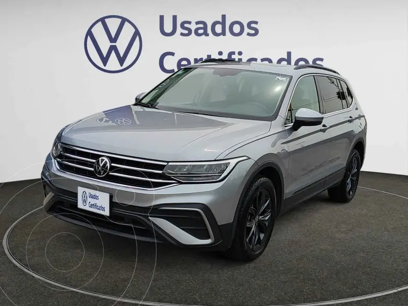 Foto Volkswagen Tiguan Comfortline 5 Asientos usado (2024) color Plata financiado en mensualidades(enganche $152,845 mensualidades desde $11,693)
