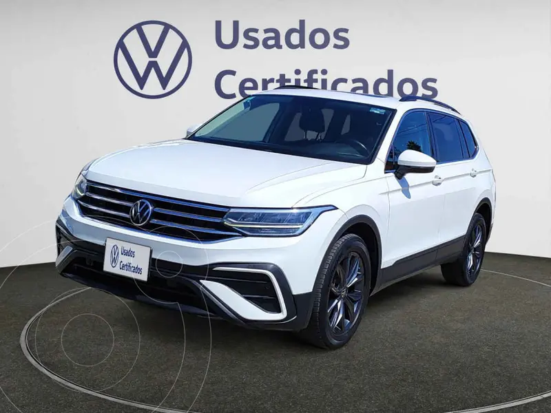 Foto Volkswagen Tiguan Comfortline 5 Asientos usado (2023) color Blanco financiado en mensualidades(enganche $122,870 mensualidades desde $9,400)